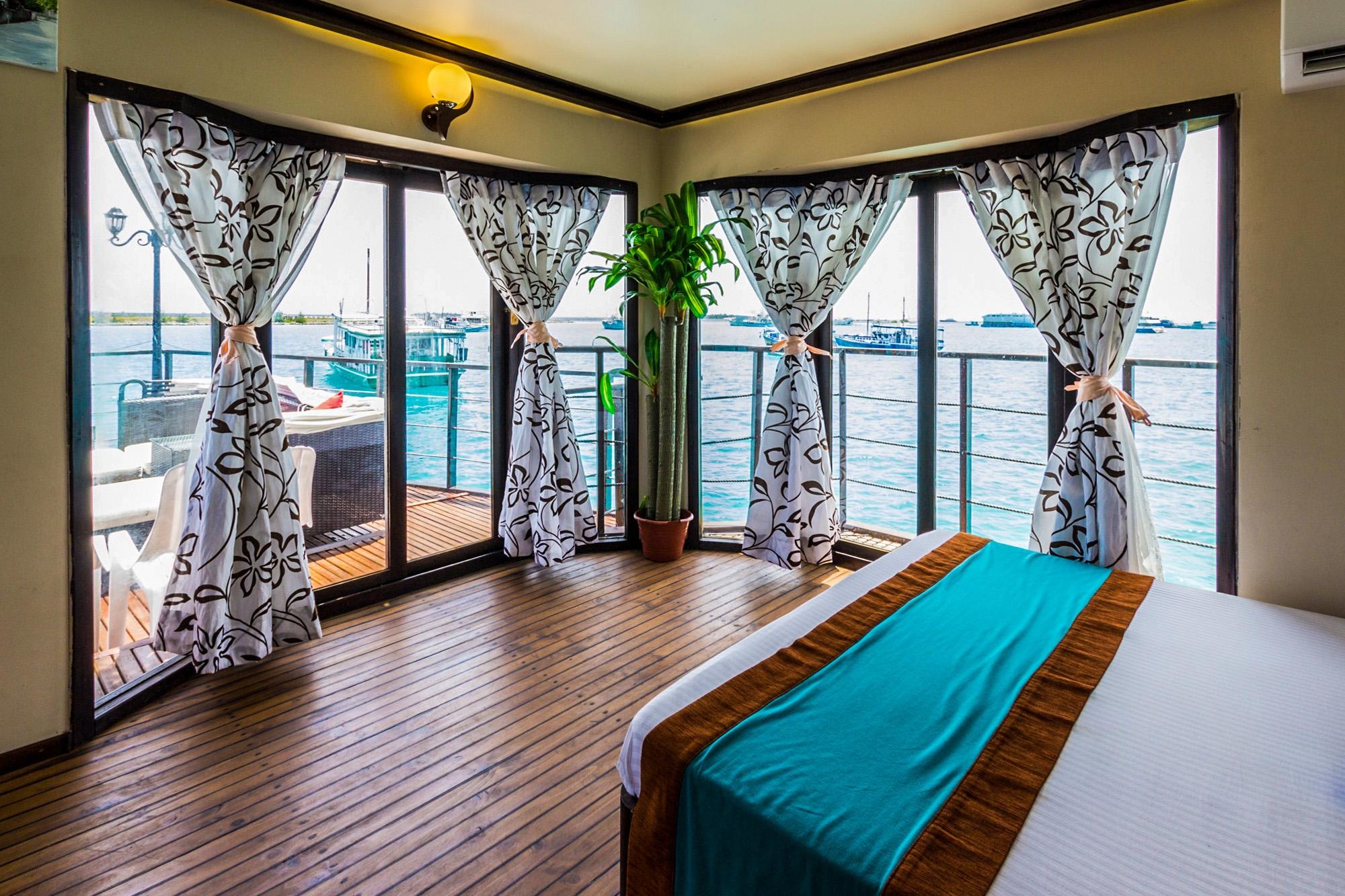 Hotel Ui Inn Мале Екстериор снимка