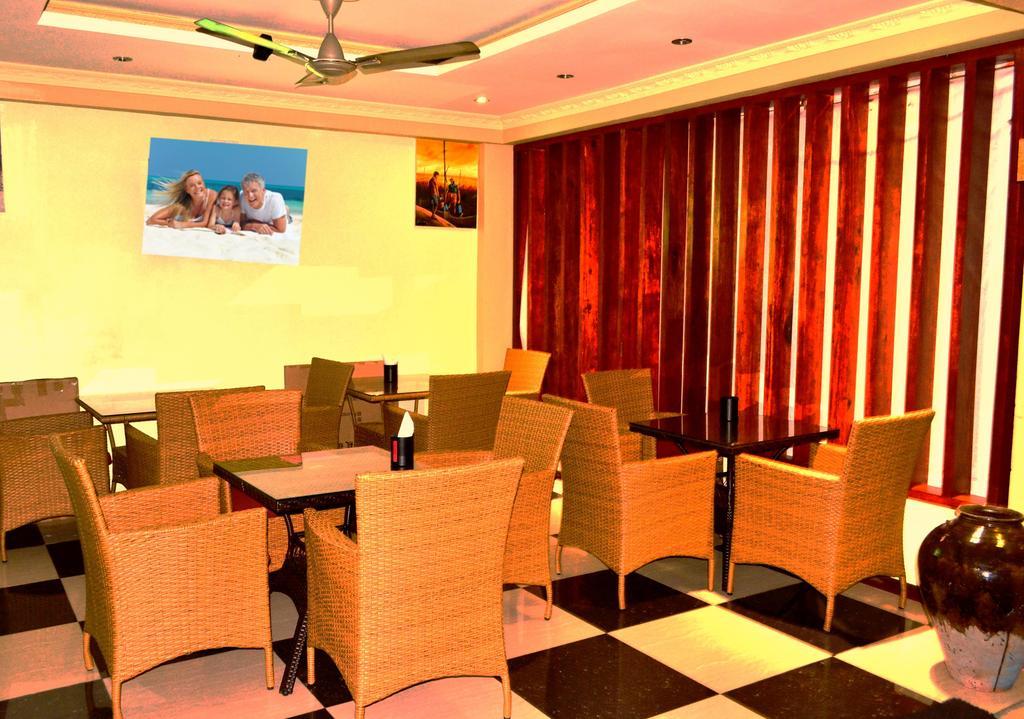 Hotel Ui Inn Мале Екстериор снимка