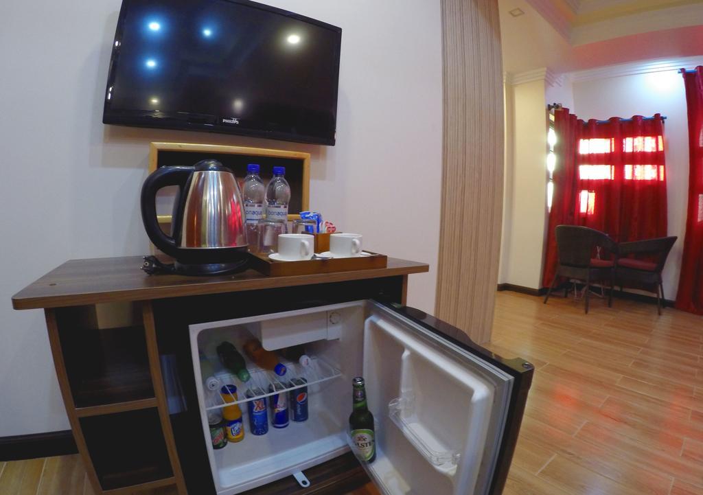 Hotel Ui Inn Мале Екстериор снимка