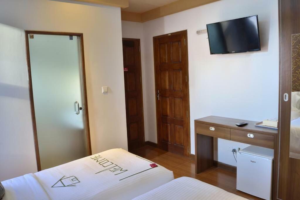 Hotel Ui Inn Мале Екстериор снимка