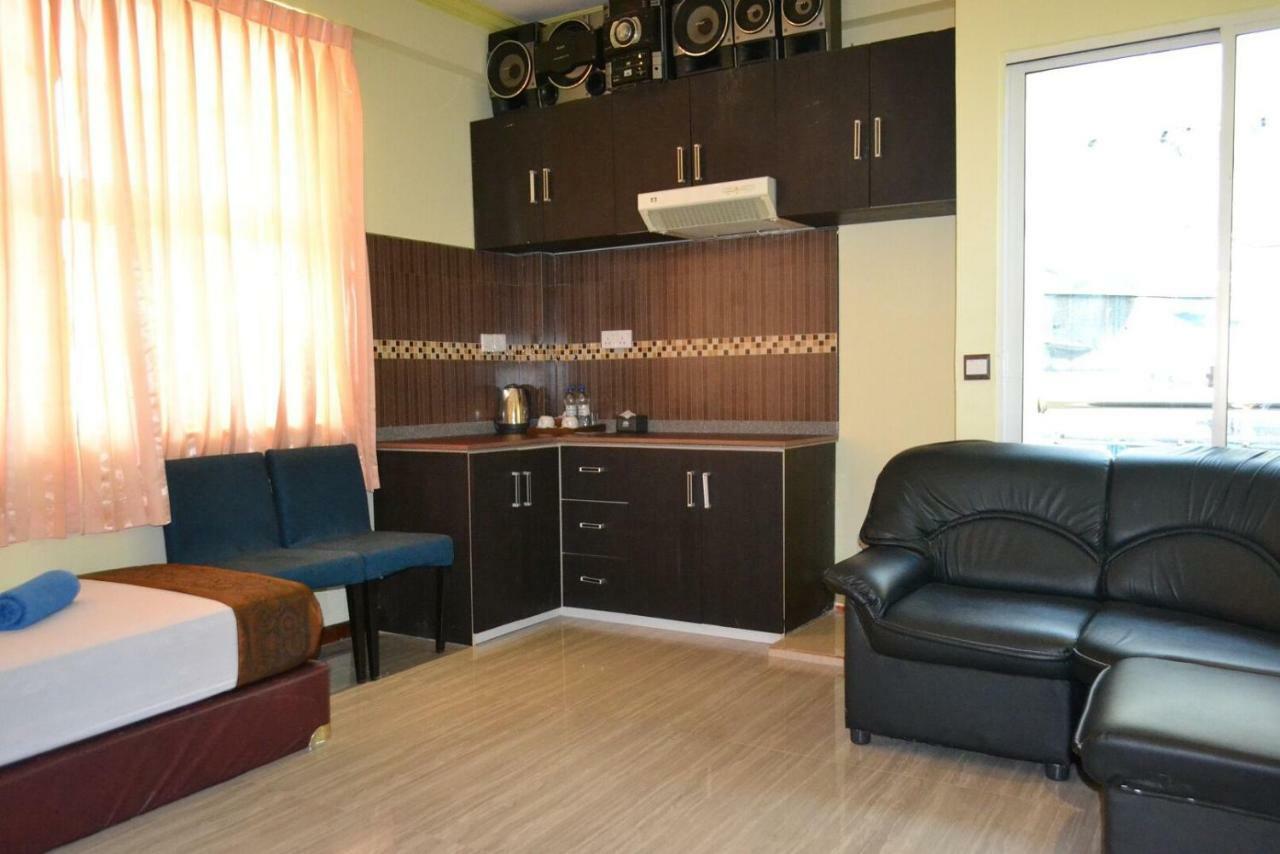 Hotel Ui Inn Мале Екстериор снимка